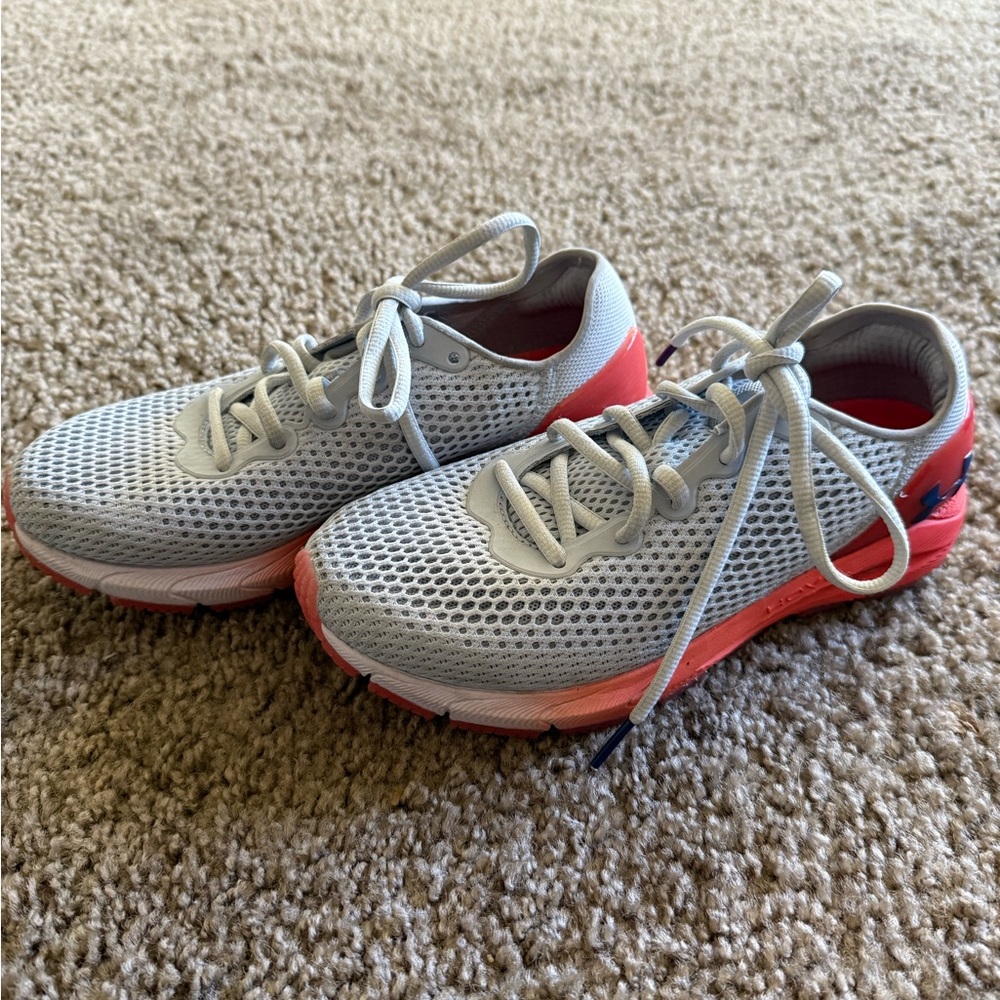 Under Armour Kids Sneakers in White and Red - Picture 5 of 8